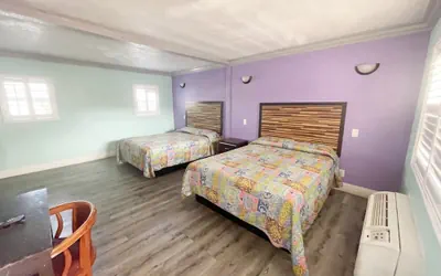 Photo 3 - Economy Inn