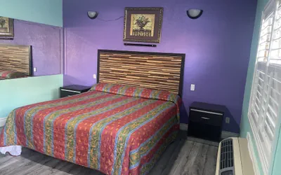 Photo 5 - Economy Inn