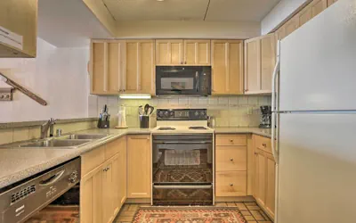 Photo 5 - Lake Dillon Retreat w/ Mtn Views & Hot Tub Access!