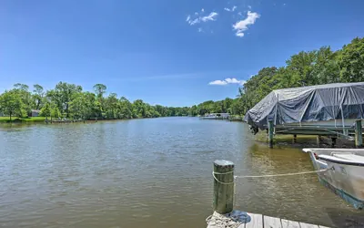 Photo 4 - Waterfront Annapolis Home: Fire Pit & Fishing Pier