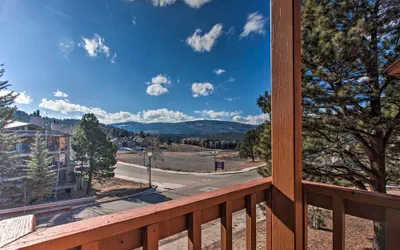 Photo 2 - Modern Mountain Retreat: Ski, Golf, Hike, Mtn Bike