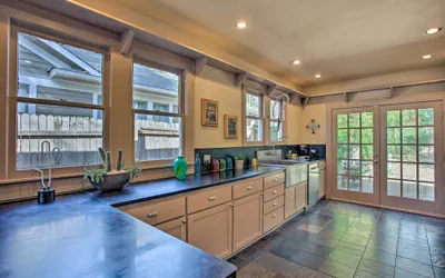 Photo 5 - Couples Retreat w/ Deck < 1 Mi to Lower Greenville