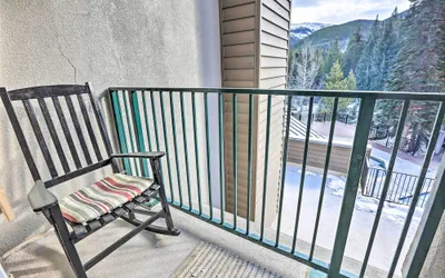 Photo 5 - Cozy Ski-in/out Winter Park Studio w/ Hot Tubs!