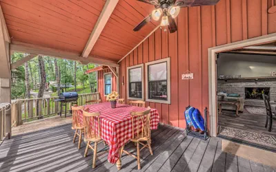 Photo 5 - Upper Canyon 'a-peak-a-boo Cabin' w/ Deck!