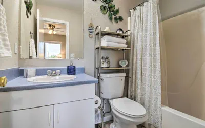 Photo 2 - 'breezy Heights' Townhome < 1 Mi to Beach