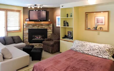 Photo 2 - Cozy Ski-in/ski-out Winter Park Resort Condo!