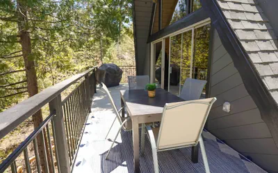 Photo 4 - Chic A-frame Treehouse - 3 Mi to Village!