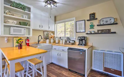 Photo 5 - Lake Arrowhead Studio w/ Private Hot Tub!
