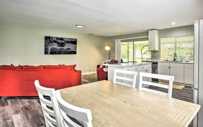 Photo 4 - Charming Palm Coast Home w/ Screened Porch!