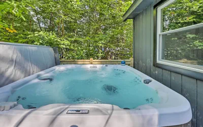 Photo 2 - Modern Poconos Chalet w/ Private Hot Tub, Fire Pit