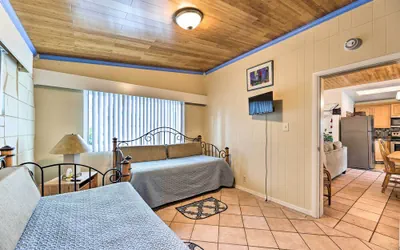 Photo 3 - South Padre Island Vacation Rental: Steps to Beach