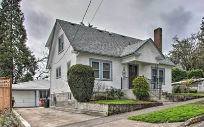 Photo 5 - Central Eugene House w/ Updated Interior & Yard!