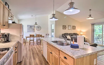 Photo 2 - Updated Cottage at Lake Junaluska Golf Course!