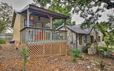 Photo 2 - Historic 'hardy House' on Main Street w/ Fire Pit!