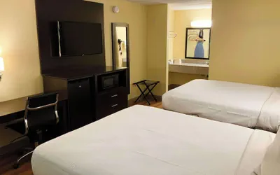 Photo 5 - Days Inn by Wyndham Troy IL
