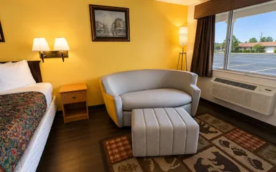Photo 5 - Vernals Best Value Inn