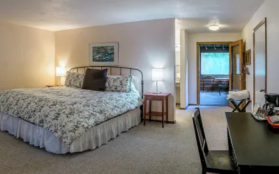 Photo 3 - Green Springs Inn