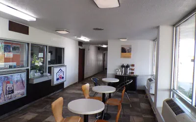 Photo 4 - REGAL 8 INN & SUITES