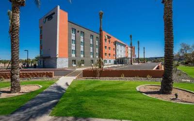 Photo 2 - Woodspring Suites Chandler Airport