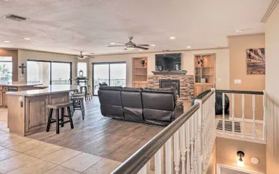 Photo 2 - Stunning Lake Havasu City Getaway w/ Hot Tub!