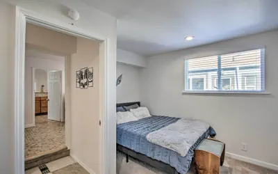 Photo 3 - Convenient Burien Getaway: 12 Mi to Dtwn Sea!