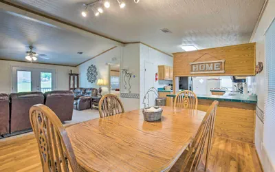 Photo 5 - Texas Home w/ Deck, Walk to Cedar Creek Reservoir
