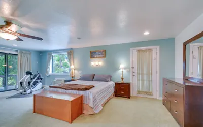 Photo 4 - Stunning Medford Escape w/ Panoramic Views!