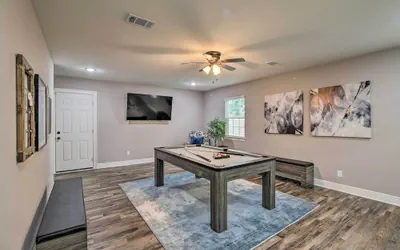 Photo 5 - Spacious Houston Family Home With Game Room!