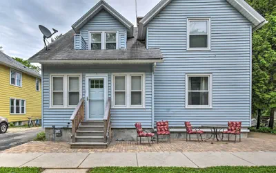 Photo 5 - Walkable Lake Elkhart Apt: Dine, Shop, Swim!