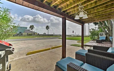Photo 4 - Rockport Casa Familia - Covered Patio Space!