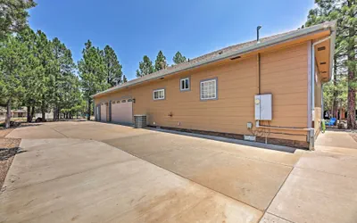 Photo 2 - Upscale Haven Near the Apache-sitgreaves Forest!