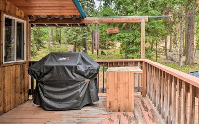 Photo 2 - Cabin w/ Hot Tub, By Crater Lake Nat'l Park!