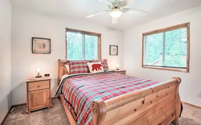 Photo 4 - Cabin w/ Hot Tub, By Crater Lake Nat'l Park!