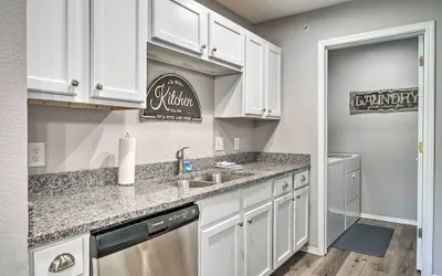 Photo 5 - Cozy Condo w/ Pool Access, 5 Mi to Table Rock Lake