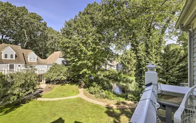 Photo 4 - Cozy Norwich Villa on Golf Course Near Spa!