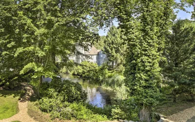 Photo 5 - Cozy Norwich Villa on Golf Course Near Spa!