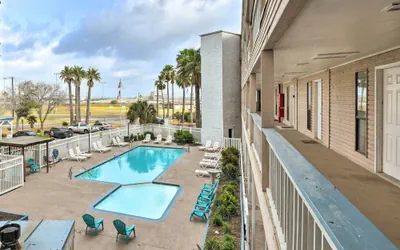 Photo 3 - Corpus Christi Beach Condo w/ Community Pool!
