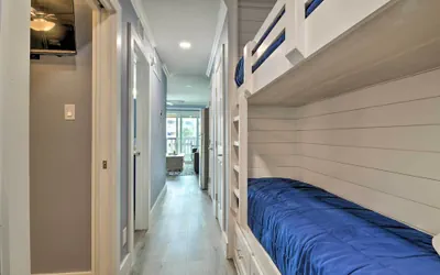 Photo 2 - Corpus Christi Beach Condo w/ Community Pool!