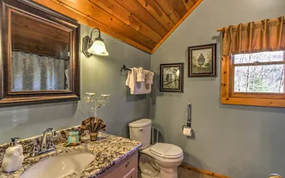 Photo 2 - 'cozy Nest' Gatlinburg Cabin w/ Porch & Jacuzzi!