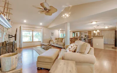 Photo 3 - Idyllic Lake Norman Getaway w/ Fire Pit + Kayaks!