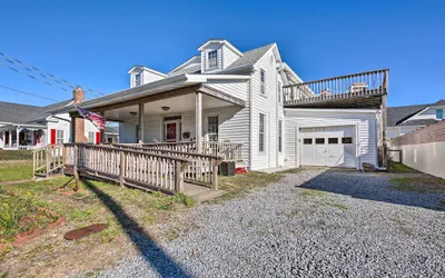 Photo 3 - Charming Retreat w/ Water View, Walk to Downtown