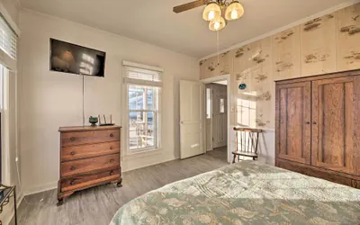 Photo 2 - Charming Retreat w/ Water View, Walk to Downtown