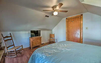 Photo 5 - Charming Retreat w/ Water View, Walk to Downtown