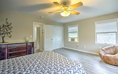 Photo 3 - Family-friendly Keansburg Home: Walk to Beach!
