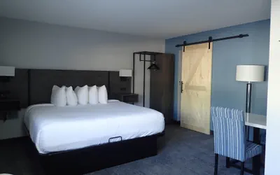 Photo 3 - Ponderosa Lodge, an Ascend Collection Hotel