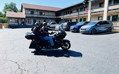 Photo 2 - Alpine Valley Inn