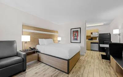 Photo 2 - Mainstay Suites Knoxville - Cedar Bluff