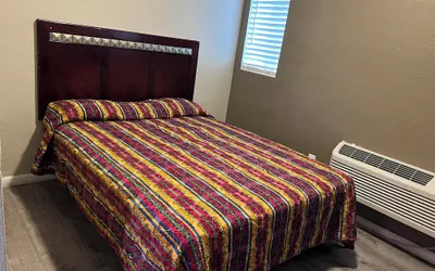Photo 5 - Miller Hotel