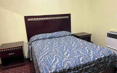 Photo 3 - Miller Hotel