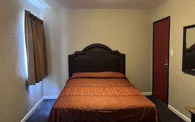 Photo 2 - Miller Hotel